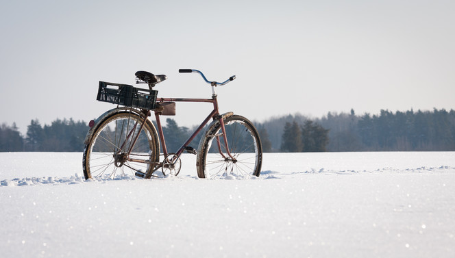 Fiets in de sneeuw 